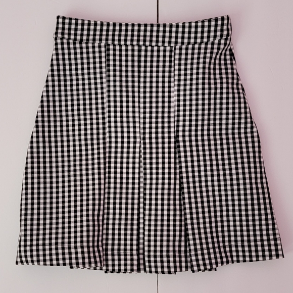 Gingham  Pleated Skort/  S. - Picture 2 of 9